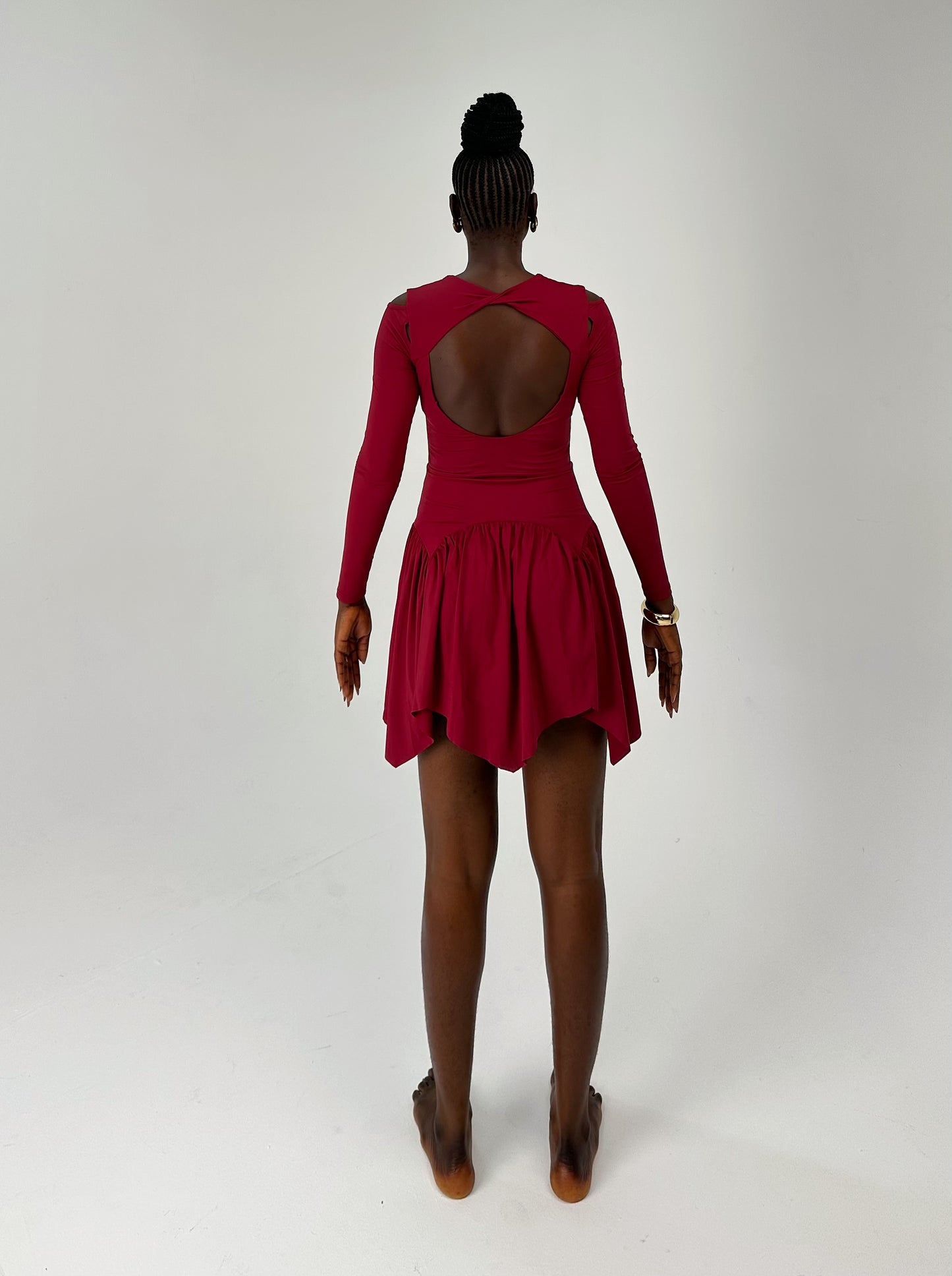 Sa'ida – Open-Back Mini Dress — Dark Maroon